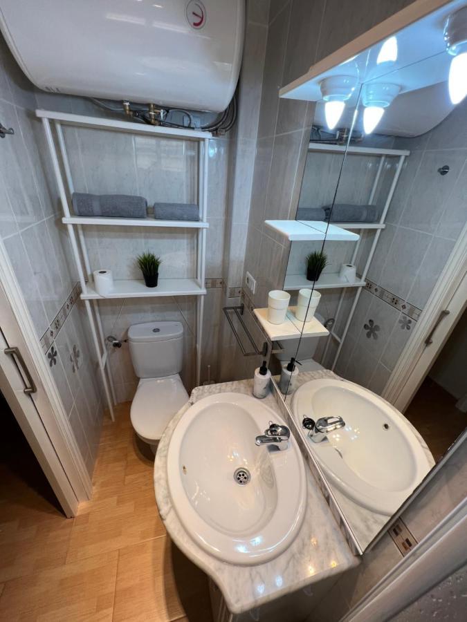 Holiday Apartment Edificio Iris, BenalmáDena بينالماذينا المظهر الخارجي الصورة