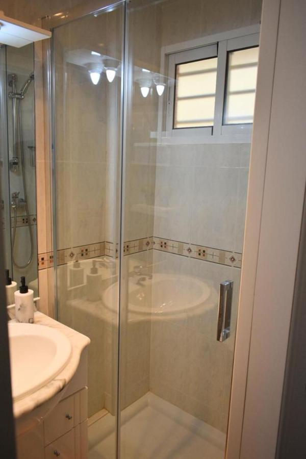 Holiday Apartment Edificio Iris, BenalmáDena بينالماذينا المظهر الخارجي الصورة