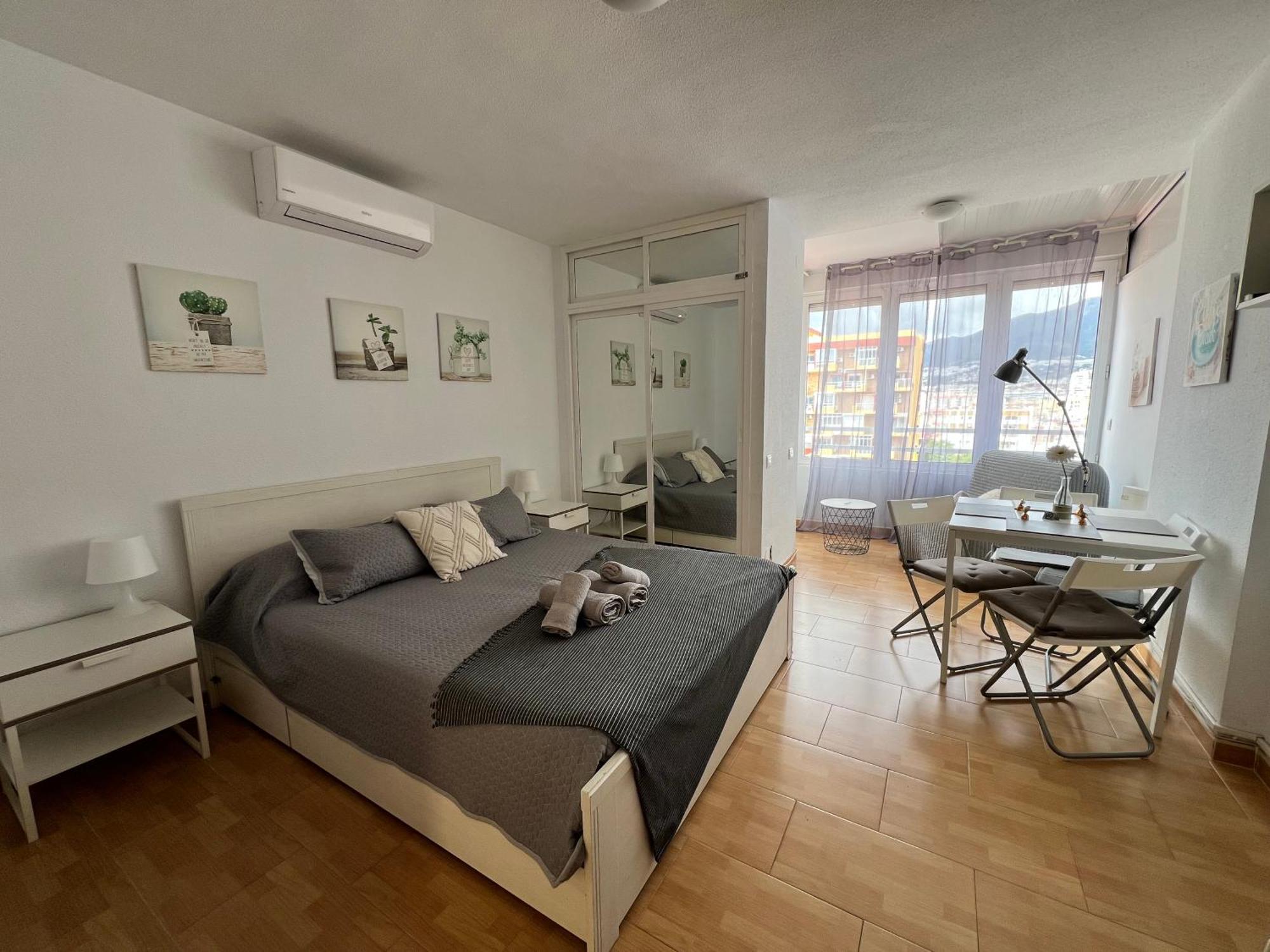 Holiday Apartment Edificio Iris, BenalmáDena بينالماذينا المظهر الخارجي الصورة